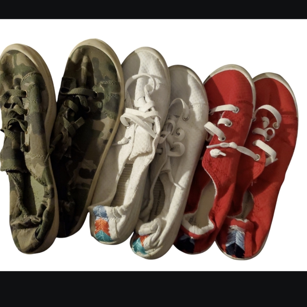 TIME AND TRU BUNDLE SHOES